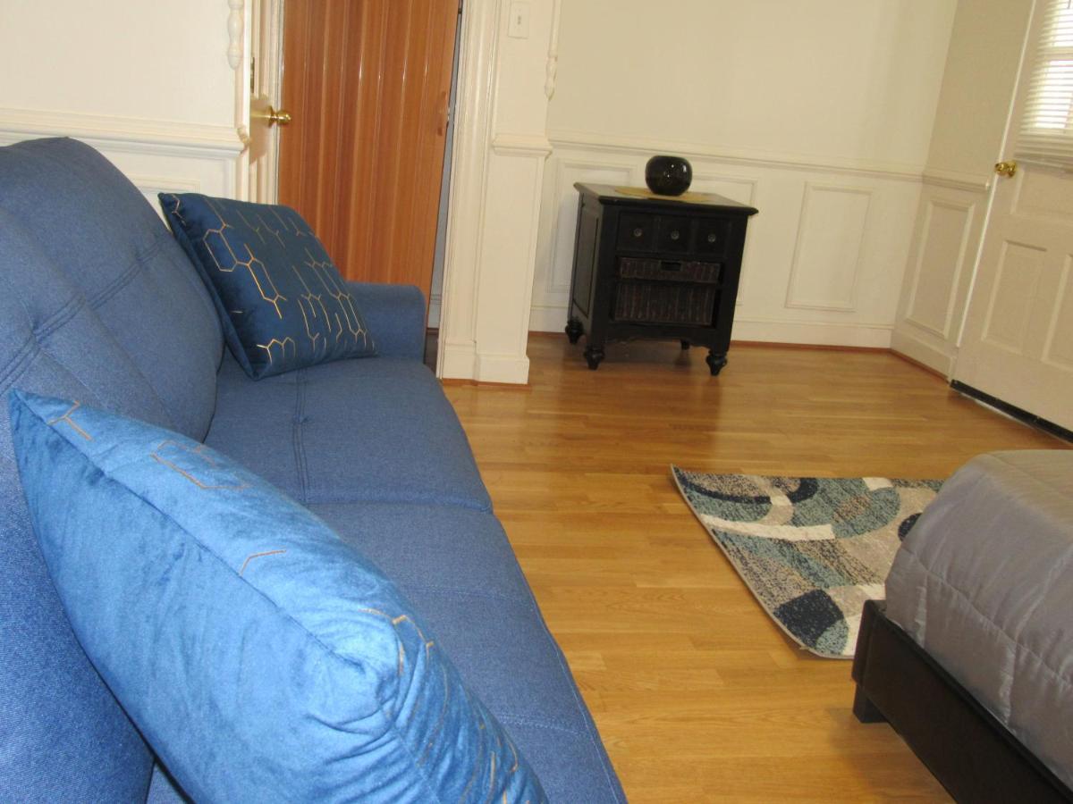 Апартаменты Located In The Noma-Gallaudet Neighborhood Вашингтон Экстерьер фото
